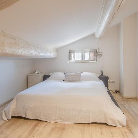 Stunning Top Floor Flat In The Heart Of Verona Exteriör bild