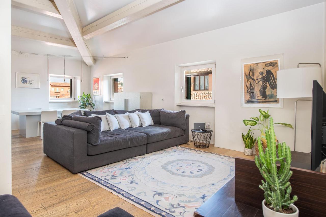 Stunning Top Floor Flat In The Heart Of Verona Exteriör bild