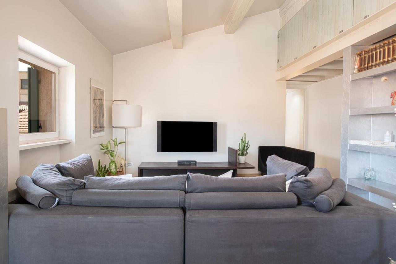Stunning Top Floor Flat In The Heart Of Verona Exteriör bild