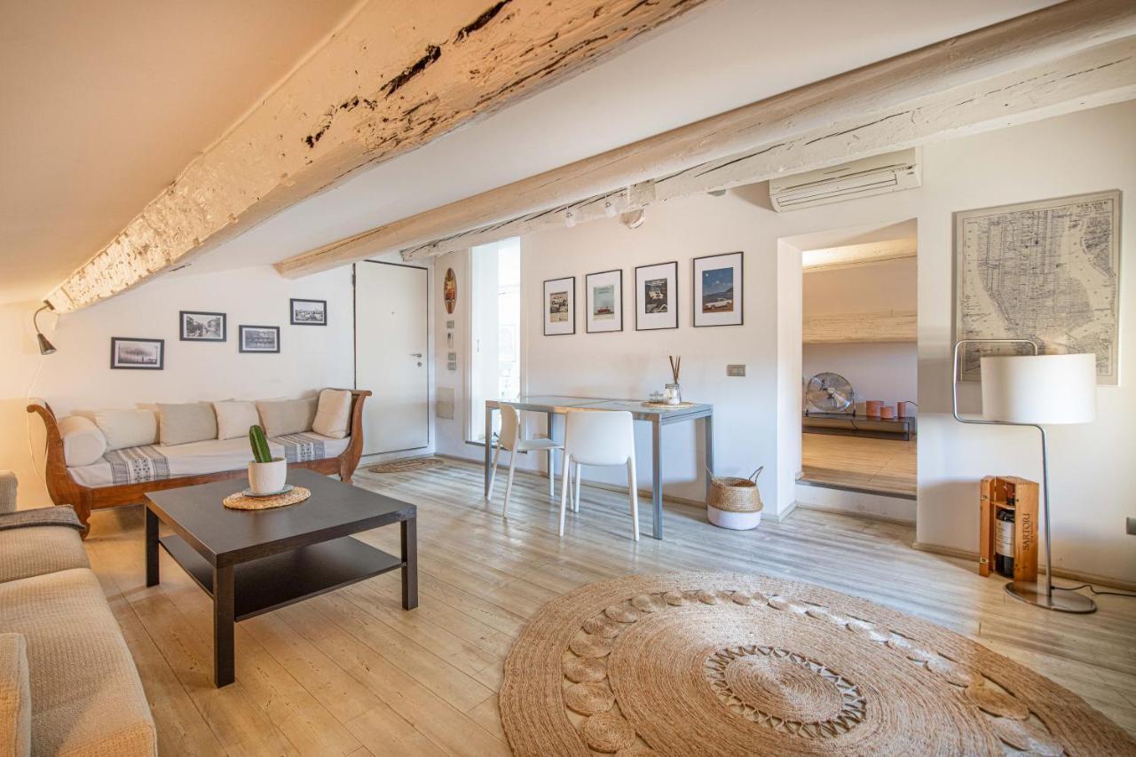 Stunning Top Floor Flat In The Heart Of Verona Exteriör bild